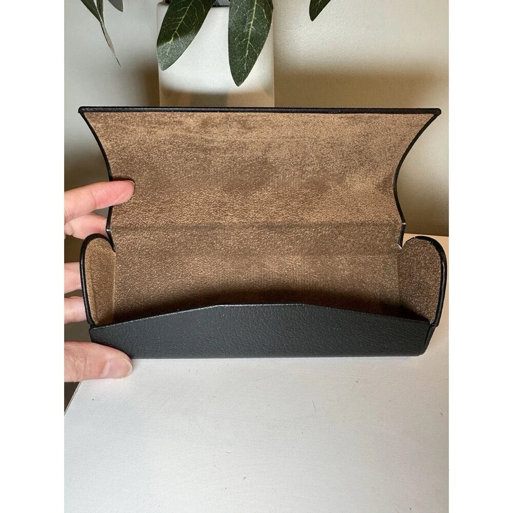 Authentic Burberry Black Leather Grain Hard Shell Sunglasses Case Holder
